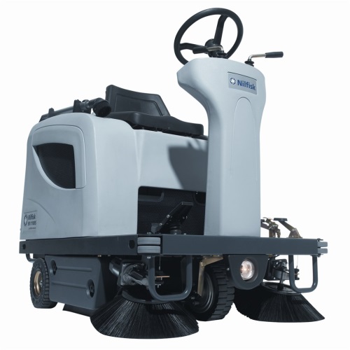 Zamiatarka samojezdna Nilfisk SR 1101