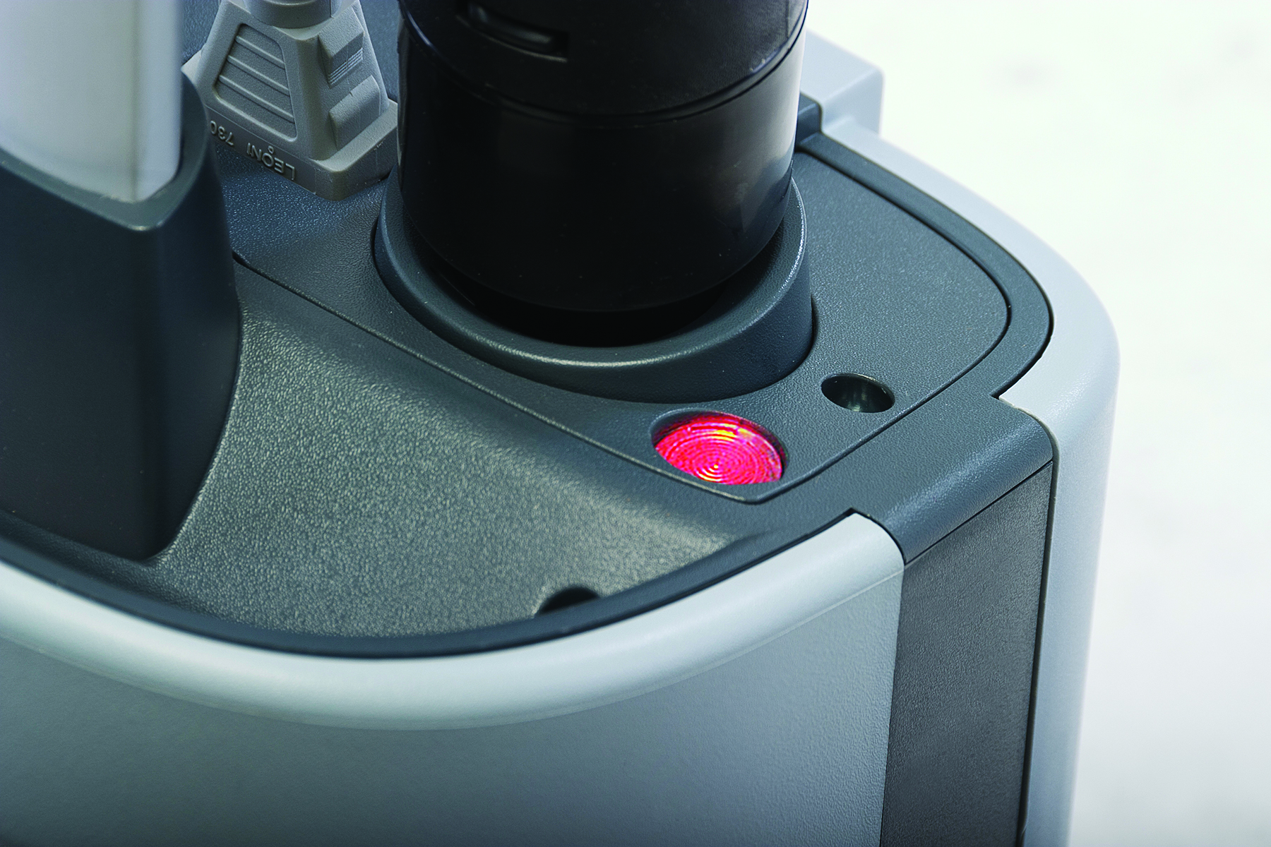 Odkurzacz pionowy Nilfisk VU500 