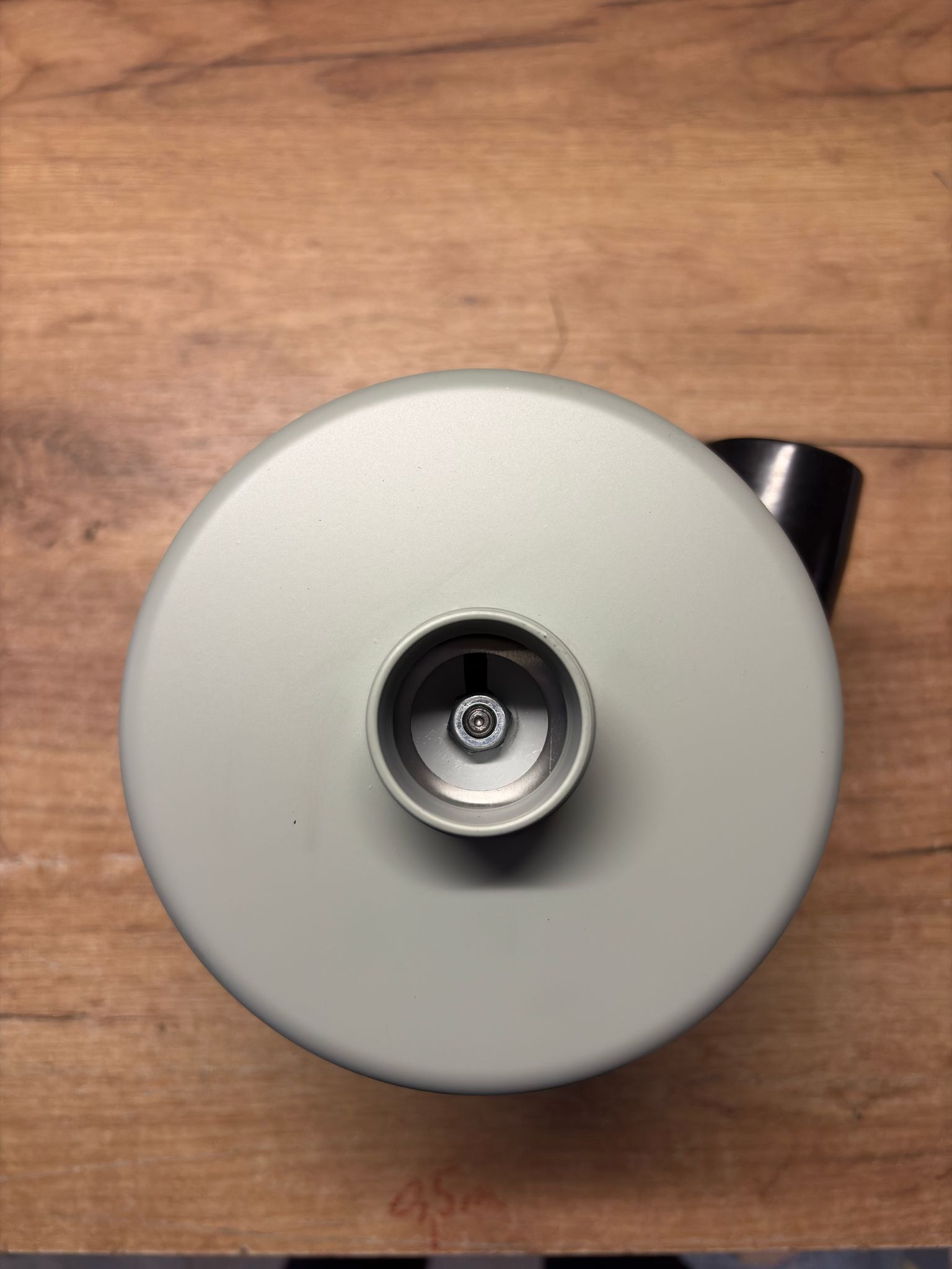 SILNIK 3 STOPNIOWY BOCZNY 24V Z króćcem