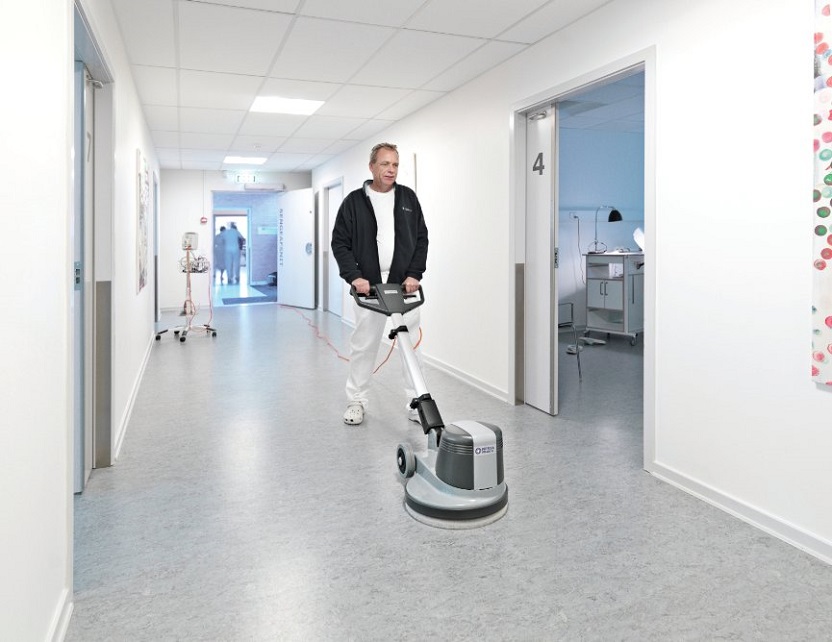 SZOROWARKA JEDNOTARCZOWA DWUBIEGOWA NILFISK FM400D